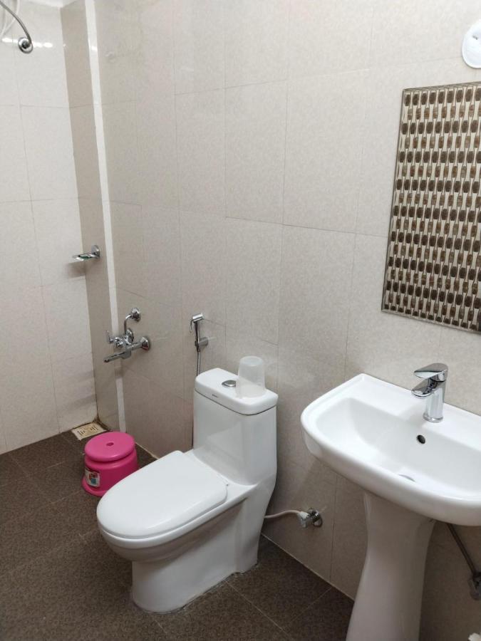 Hotel Lake View By Bookingcare Chhatarpur Bagian luar foto